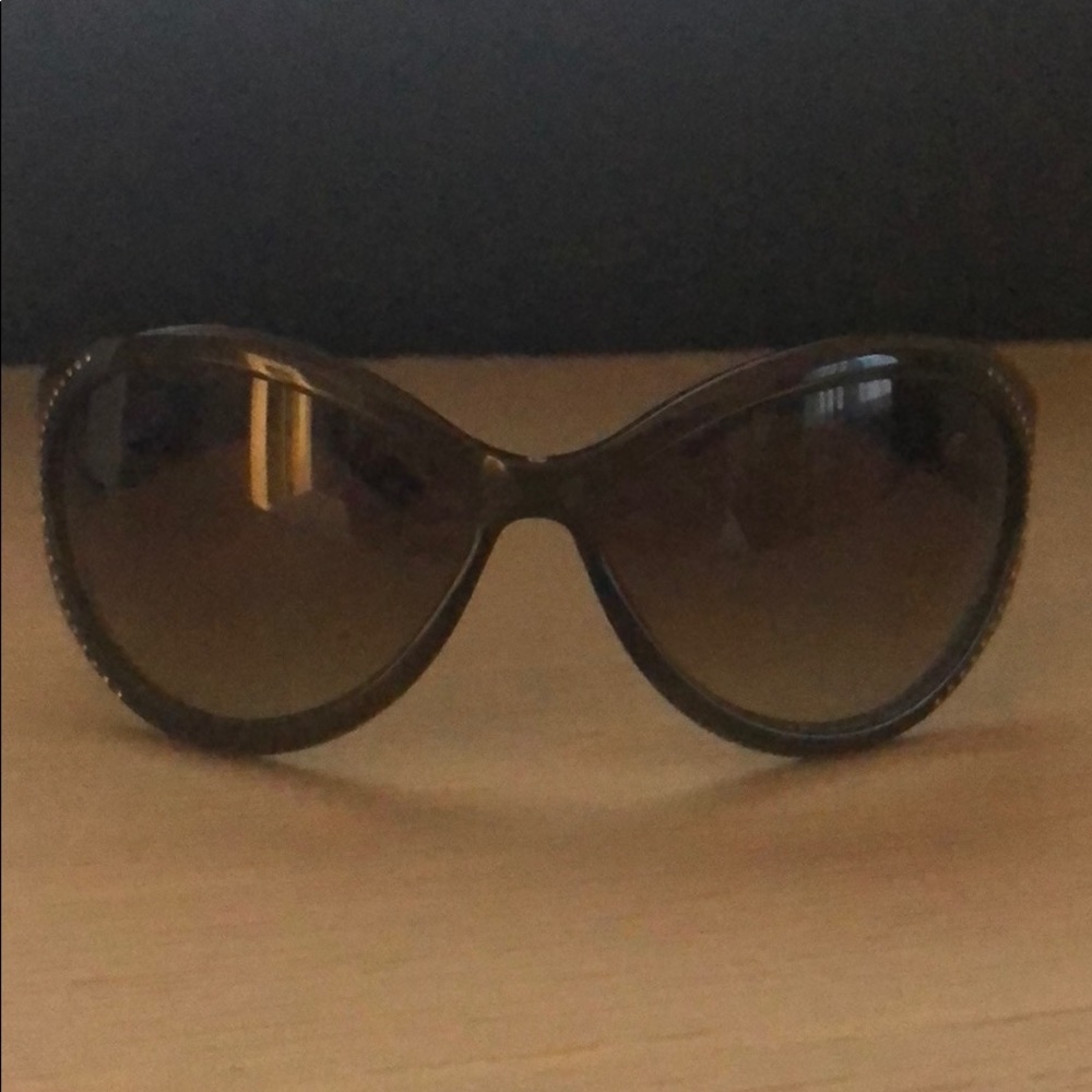 Yves Saint Laurent vintage sunglasses 😎